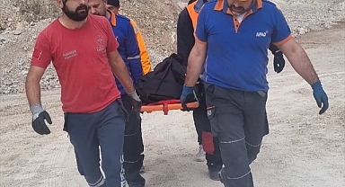 Muğla'da devrilen iş makinesinin altında kalan işçi öldü