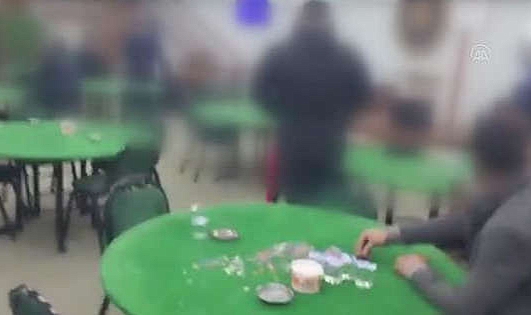Mühürlü işletmelerde kumar oynayan 130 kişiye para cezası