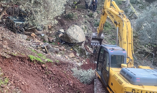 Şarampole devrilen araçtan çıktıktan sonra üzerine kaya parçası düşen sürücü öldü