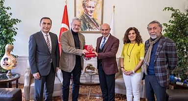 Soyer’e “Barışa Ömür Boyu Emek Ödülü”