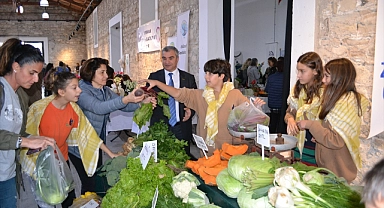 Urla'da "Tutum, Yatırım ve Türk Malları Haftası"kutlaması