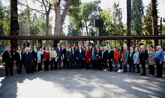 Yılbaşı hediyeleri Bornovalı kadınlardan