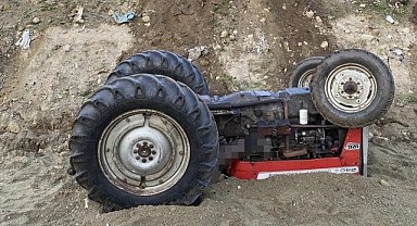 Aydın'da devrilen traktörün sürücüsü öldü