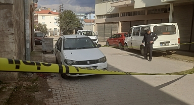 Aydın'da otomobilde silahla vurulan kadın yaralandı