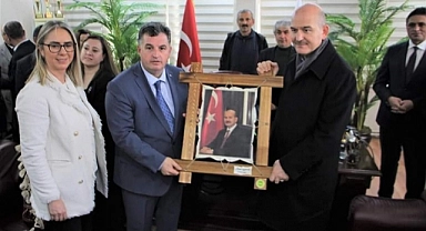 Bakan Soylu: "Kınık Belediye Başkanımızla Gurur Duyuyoruz"