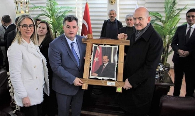 Bakan Soylu: "Kınık Belediye Başkanımızla Gurur Duyuyoruz"