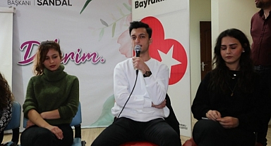 Bayraklı’da üniversiteli ‘akranlar’ buluştu