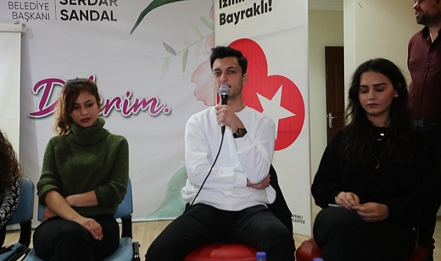 Bayraklı’da üniversiteli ‘akranlar’ buluştu