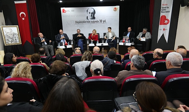 Bayraklı Uğur Mumcu’yu unutmadı!