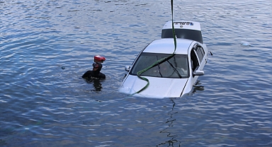Bodrum'da denize düşen araçtaki 1 kişi öldü, sürücü yaralandı