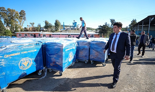 Buca’ya 2500 adet yeni çöp konteyneri