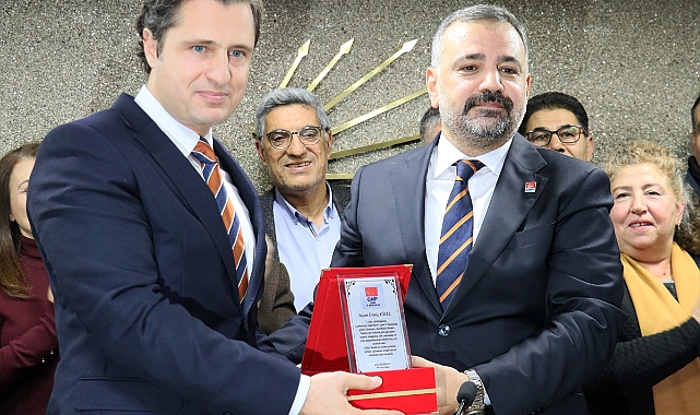 CHP İzmir İl Başkanlığında devir teslim töreni gerçekleştirildi