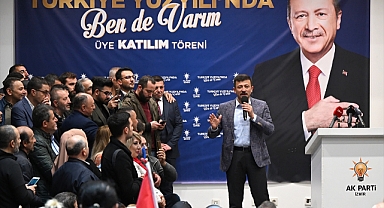 Dağ, partisinin İzmir'deki üye katılım törenine katıldı