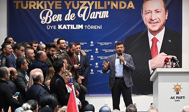 Dağ, partisinin İzmir'deki üye katılım törenine katıldı