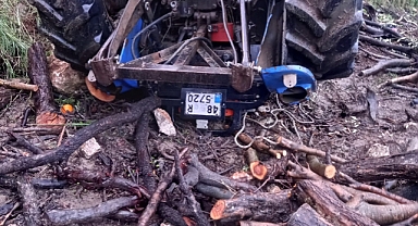 Datça'da traktörün altında kalan sürücü yaralandı