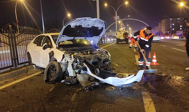 Diyarbakır'da zincirleme kaza: 1 polis memuru öldü