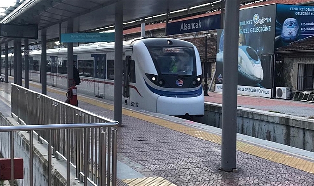 İZBAN için 2,8 milyar dolarlık yatırım yapıldığını açıkladı