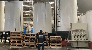 İzmir'de 150 ton kaçak akaryakıt ele geçirildi