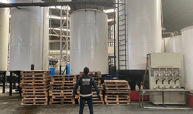 İzmir'de 150 ton kaçak akaryakıt ele geçirildi