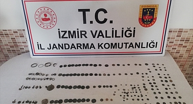 İzmir'de 238 parça tarihi eser ele geçirildi