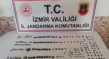 İzmir'de 238 parça tarihi eser ele geçirildi