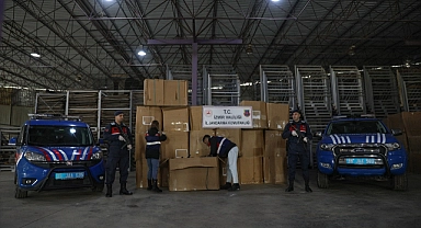İzmir'de bir depoda 39 ton 601 kilogram kaçak tütün ele geçirildi