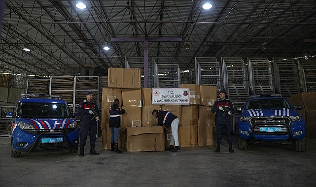 İzmir'de bir depoda 39 ton 601 kilogram kaçak tütün ele geçirildi