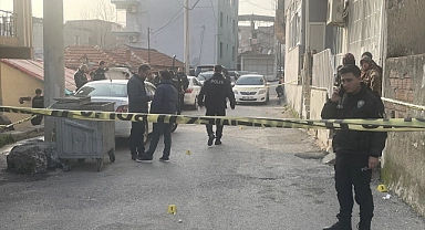 İzmir'de silahlı kavgada 3 kişi yaralandı