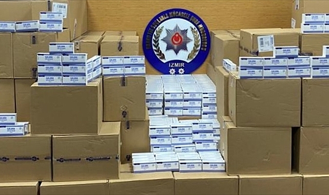 İzmir merkezli operasyonda 828 bin 356 uyuşturucu hap ele geçirildi