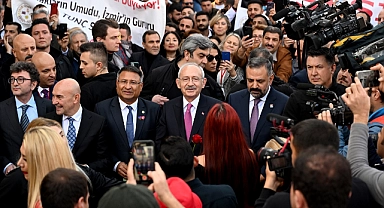 Kılıçdaroğlu, İzmir'de Roman Buluşması'na katıldı