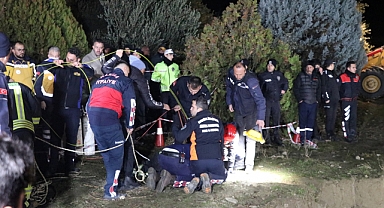 Kuyuya düşen baba ve oğlunun cansız bedenine ulaşıldı