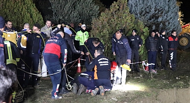 Kuyuya düşen baba ve oğlunun cansız bedenine ulaşıldı