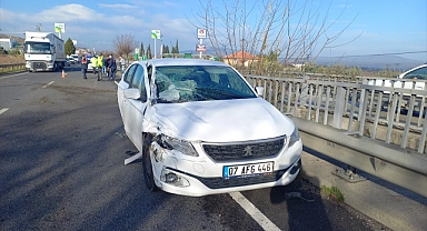 Salihli'de trafik kazası  3 kişi yaralandı