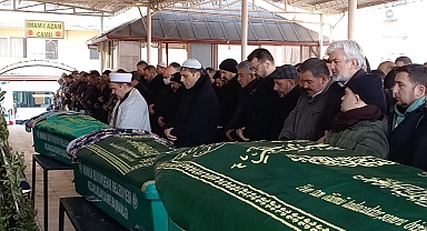 Trafik kazasında ölen anne, baba ve kızının cenazesi defnedildi