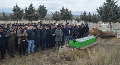 Trafik kazasında yaşamı yitiren çiftin cenazesi defnedildi