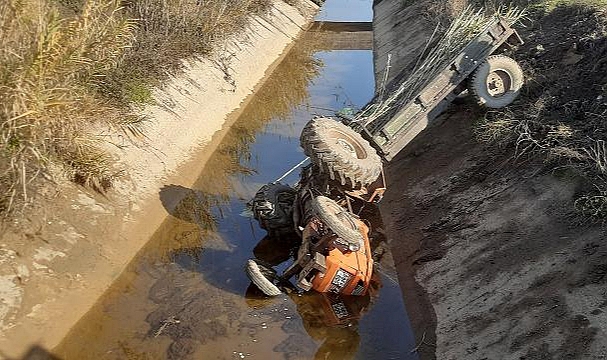 Traktör sulama kanalına devrildi: 1 ölü