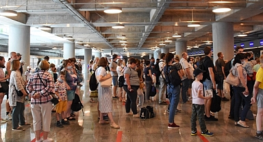 Türkiye'nin turizm geliri bir önceki yıla göre yüzde 53,4 arttı