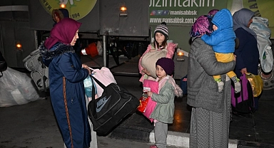 40 depremzede, Manisalı yakınlarıyla buluştu