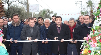 AK Parti'li Dağ, İzmir'de çiçek festivaline katıldı