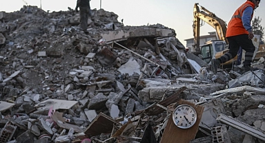 "Asrın felaketi"nde 31 bin 643 kişi hayatını kaybetti