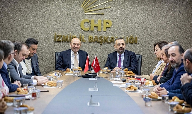 Başkan Soyer, CHP İzmir İl Başkanlığı’nı ziyaret etti