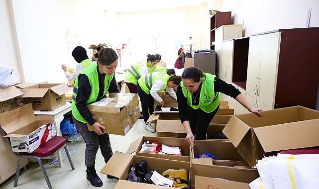 Bayraklı Belediyesi depremzedelere kucak açtı