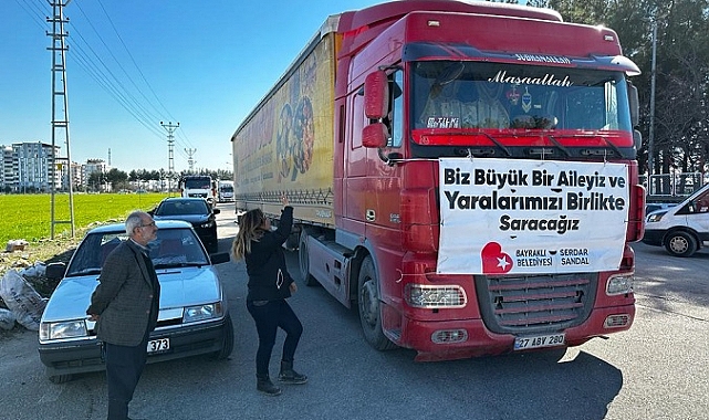 Bayraklı Belediyesinin yardım tırları umut oluyor