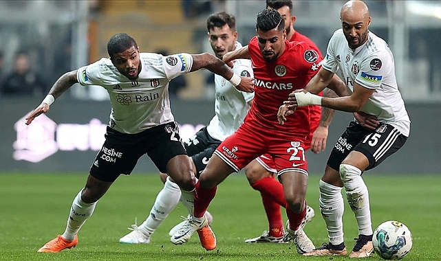 Beşiktaş, erteleme maçında bir puana razı oldu