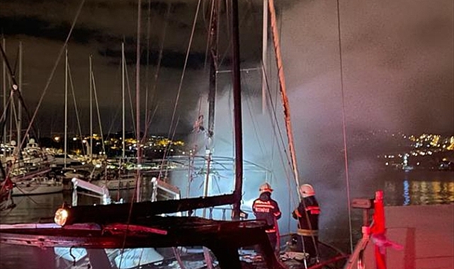 Bodrum'da çıkan yangında 4 teknede hasar oluştu
