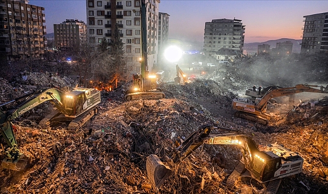 Deprem bölgesinde 100 milyon ton enkaz çıkması bekleniyor