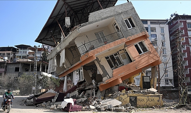 "Deprem konutlarıyla ilgili herhangi bir malzeme sıkıntısı yok"