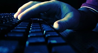 Depremle ilgili alaycı paylaşım yapan 2 genç gözaltına alındı