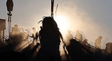 Depremlerde  31 bin 974 kişi hayatını kaybetti