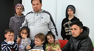 Depremzedeler Çeşme'deki apartlarda ağırlanıyor